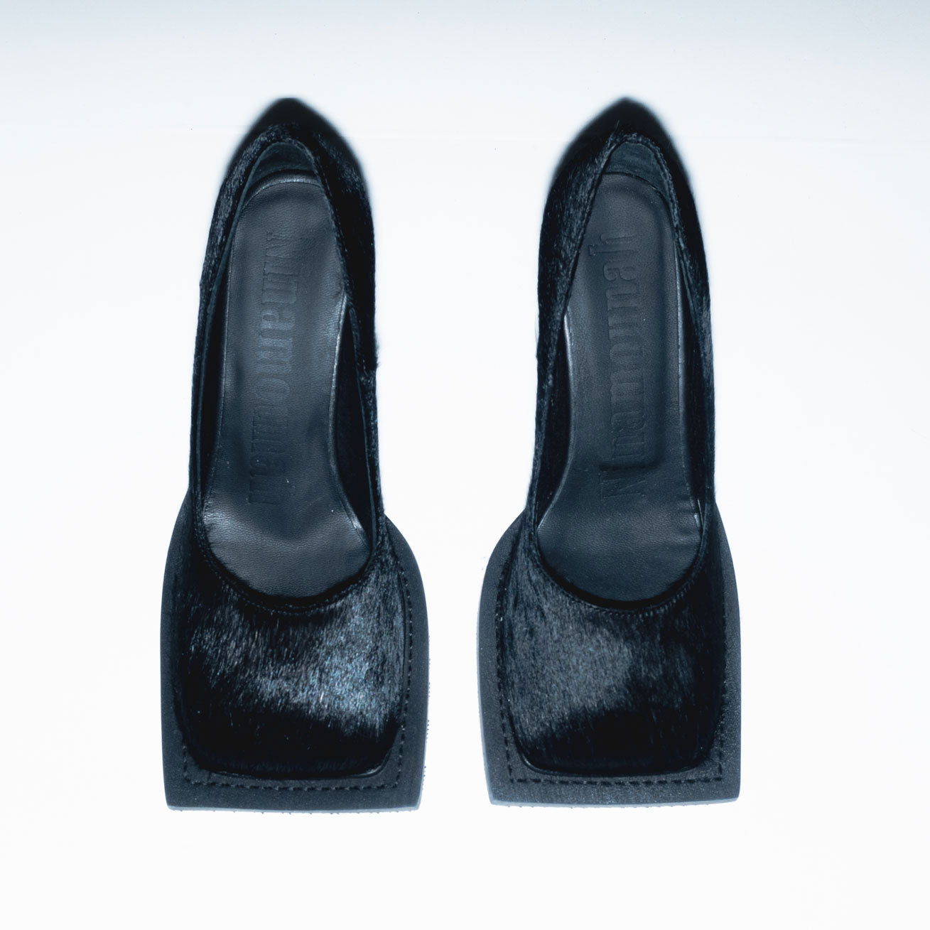 Howl Pumps in Cow hair Black