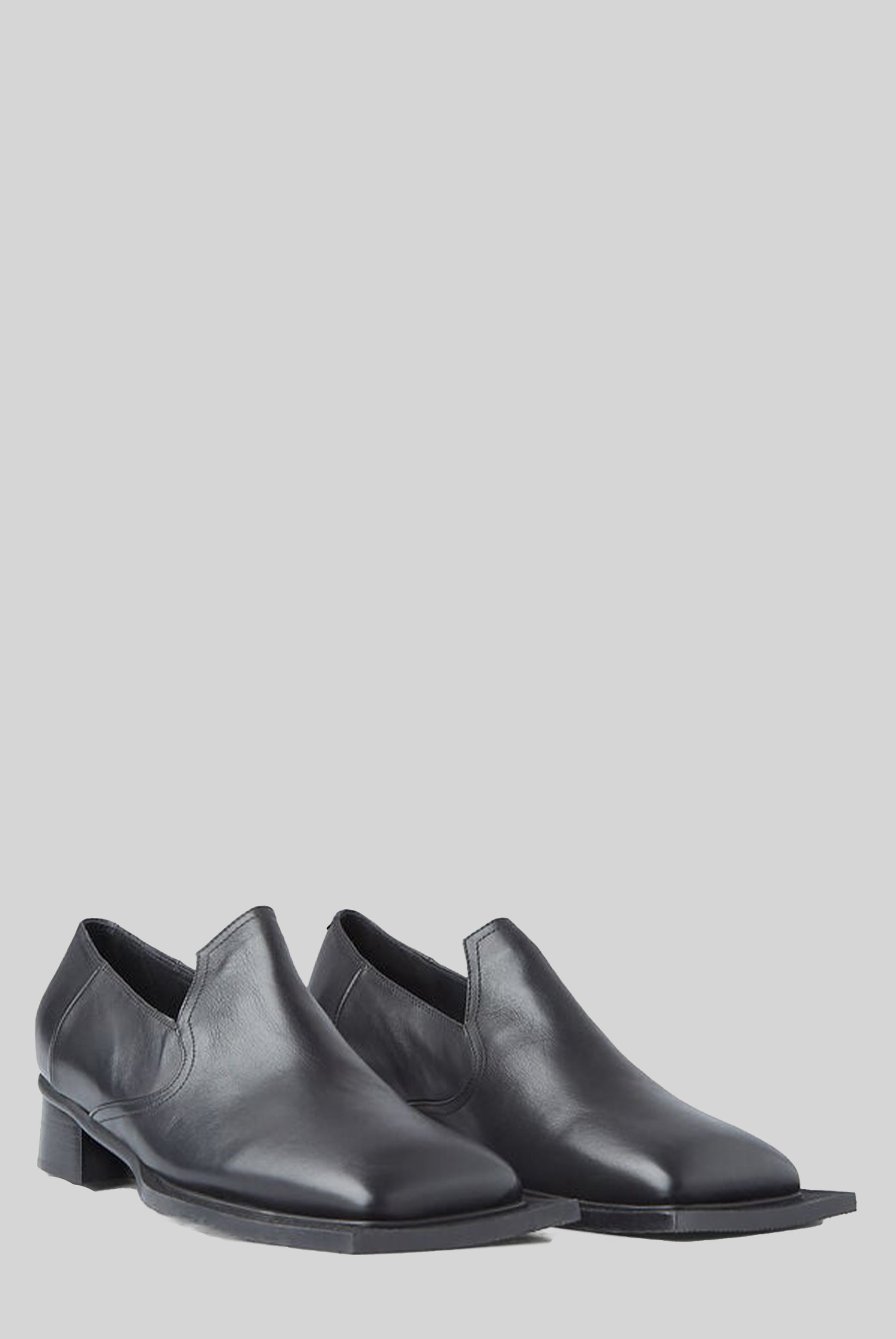 Howled Loafers in Black