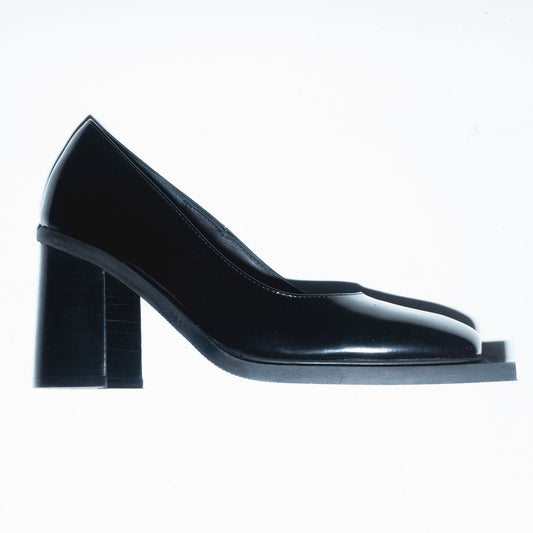 Runway Howl Pumps in Black Patent Leather