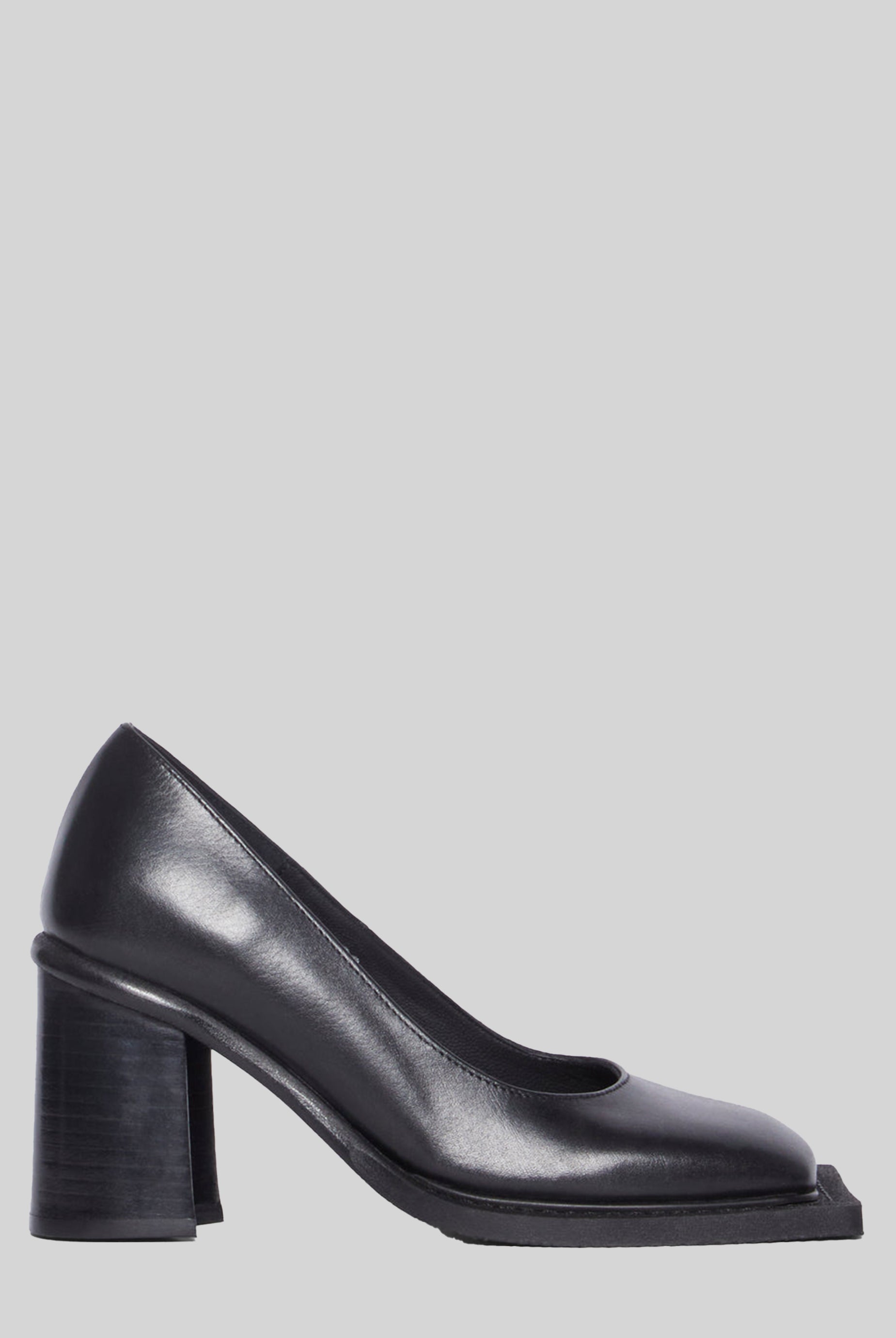 Howl Pumps in Black
